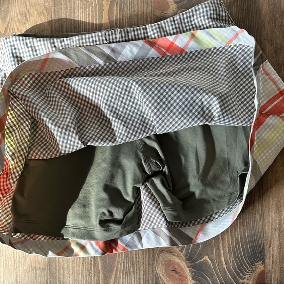 Nike golf skirt with detachable spandex shorts - Picture 5 of 7